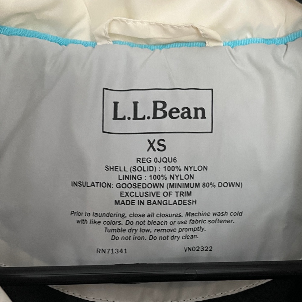 L.L. Bean Women's Cream Puffer Vest with Black Trim - Picture 2 of 7